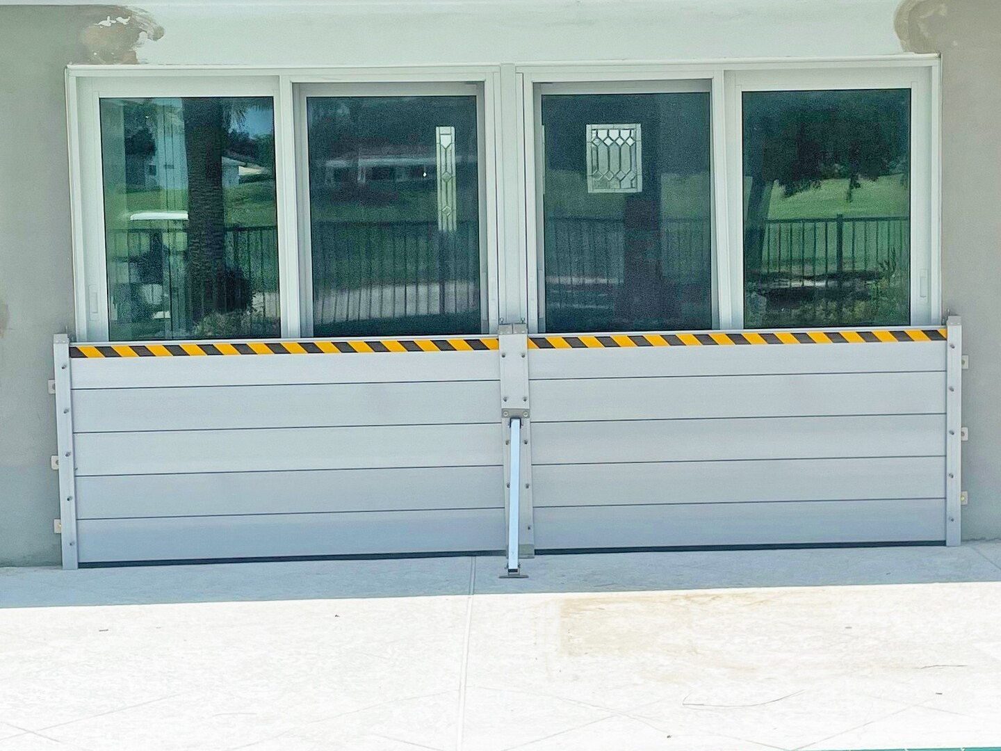 flood barrier for double doors